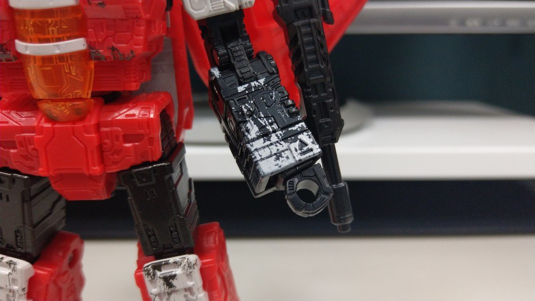 Transformers Generation Selects Red Wing In Hand Images  (16 of 26)